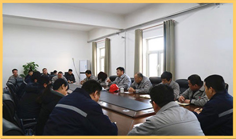 邢臺(tái)熱電公司開(kāi)展員工思想動(dòng)態(tài)調(diào)研工作，搭建起經(jīng)營(yíng)班子與基層員工互動(dòng)交流的平臺(tái).jpg